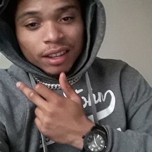 Meet your Posher, Devin